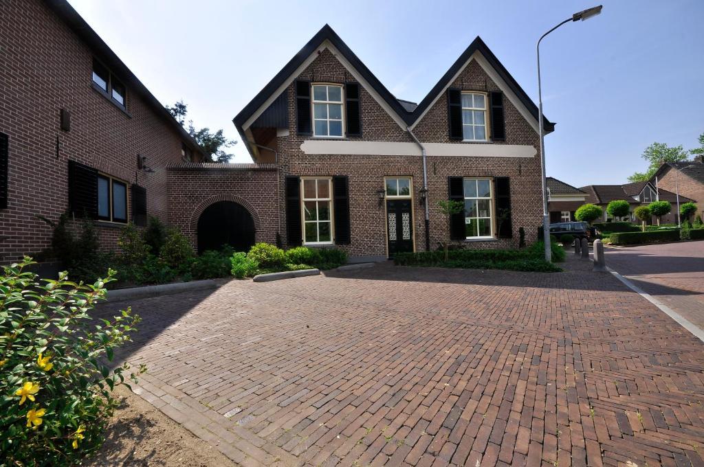 Villa Veertien Dieren Exterior foto